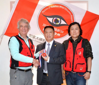 加拿大貴人團走進天朝上品采風 攝影家用鏡頭記錄柔和醬香之美