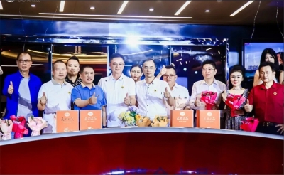 綿柔醬香擁抱游艇盛會(huì) 舉杯共創(chuàng)美好時(shí)尚生活